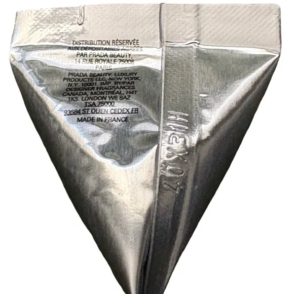 Prada Augmented Skin Cream 8ml 0.27.oz. Mini Travel Trial Size 6 pack - Picture 3 of 4